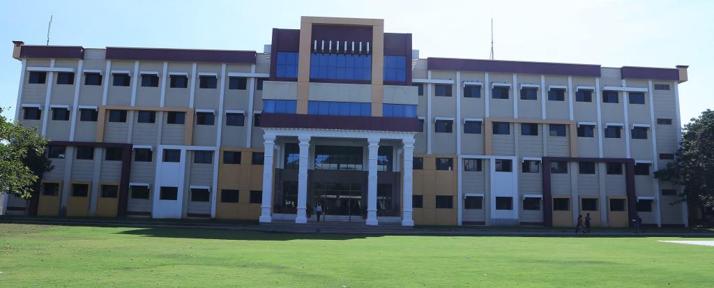 Ravindra College of Engineering For Women, Kurnool Image
