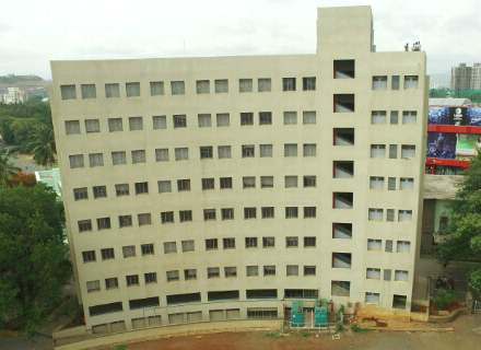 M.E.S. Garware College of Commerce, Pune Image