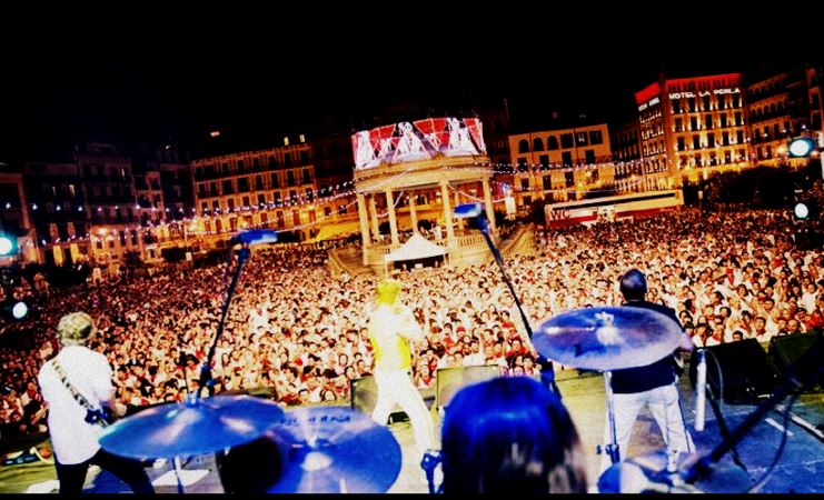 Banda internacional  tributo a Queen PLay The Game  Tinglados