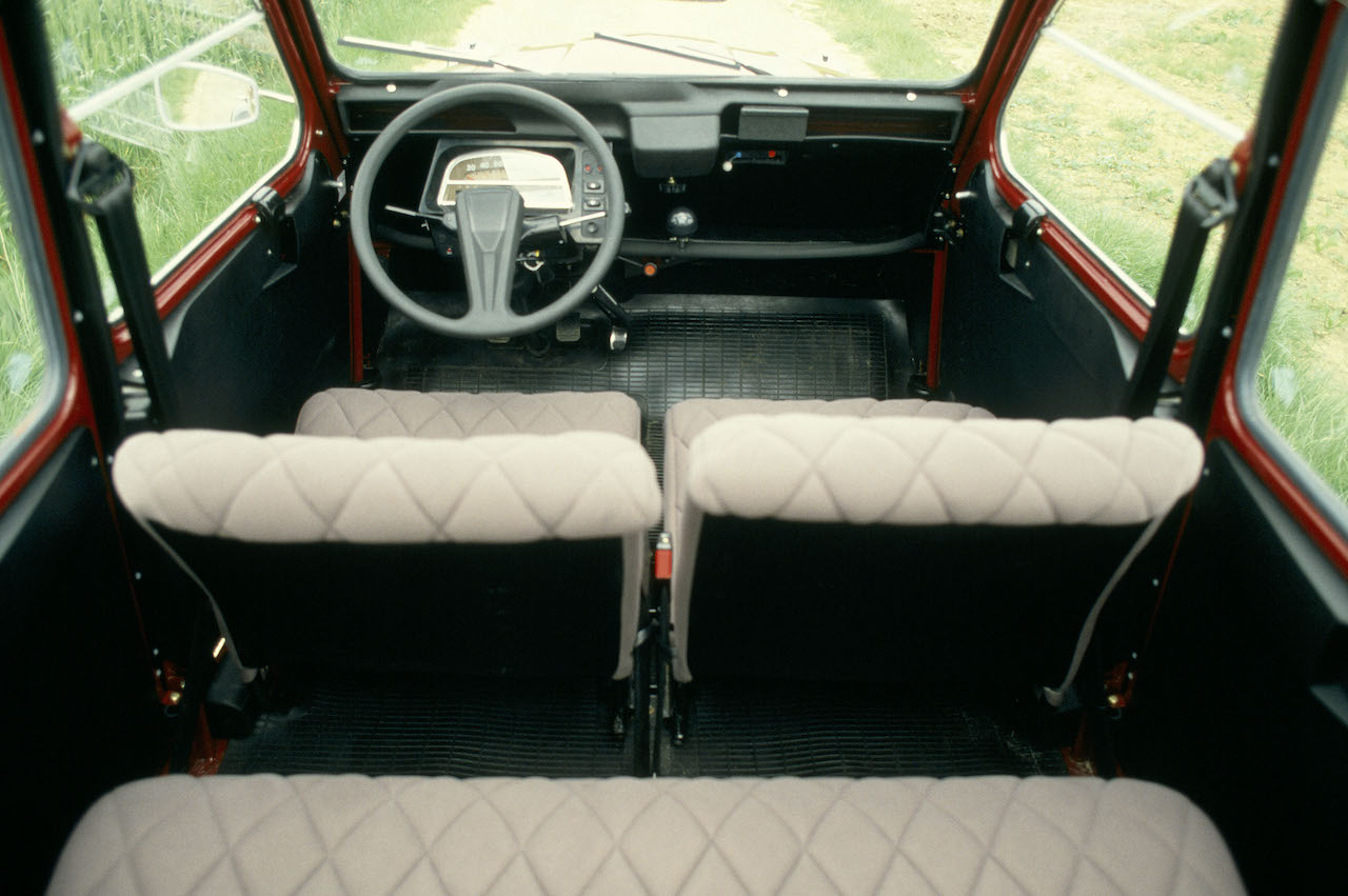 Citroën marks 40 years of the 2CV6 Charleston
