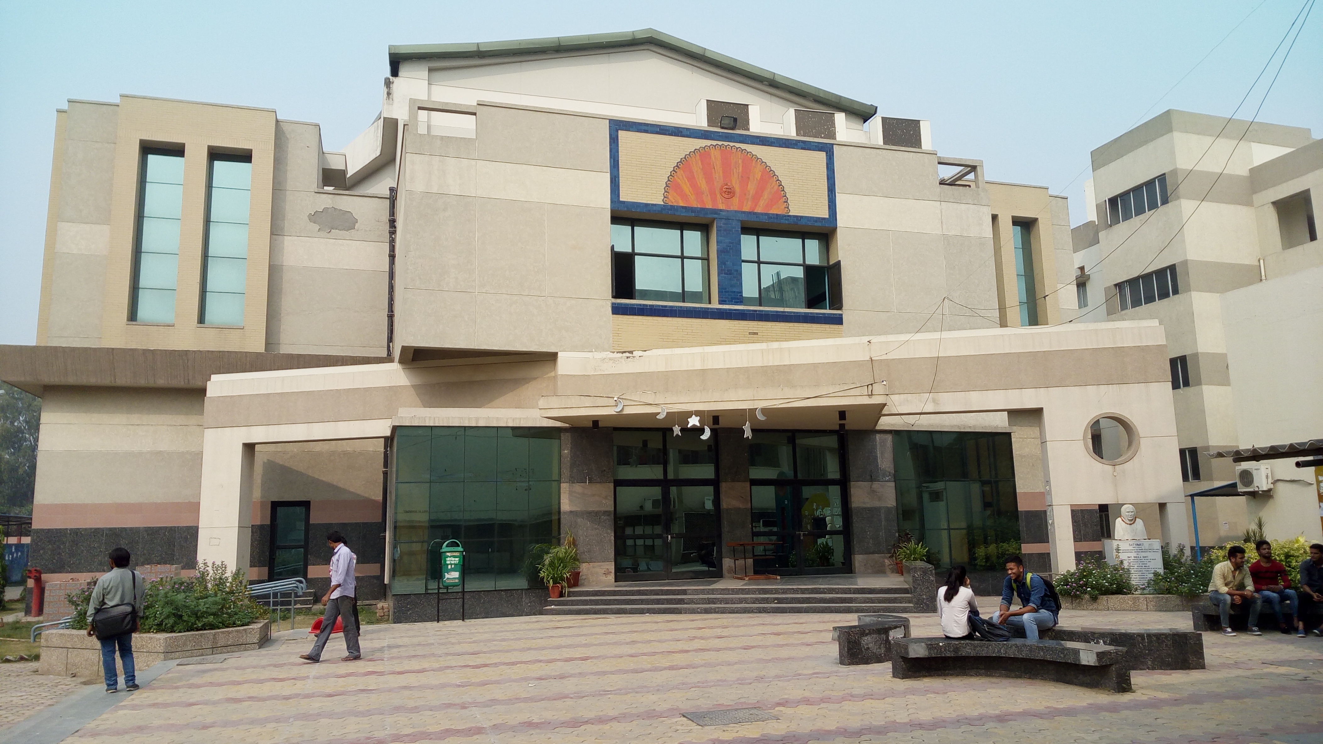 Satyawati College, New Delhi Image