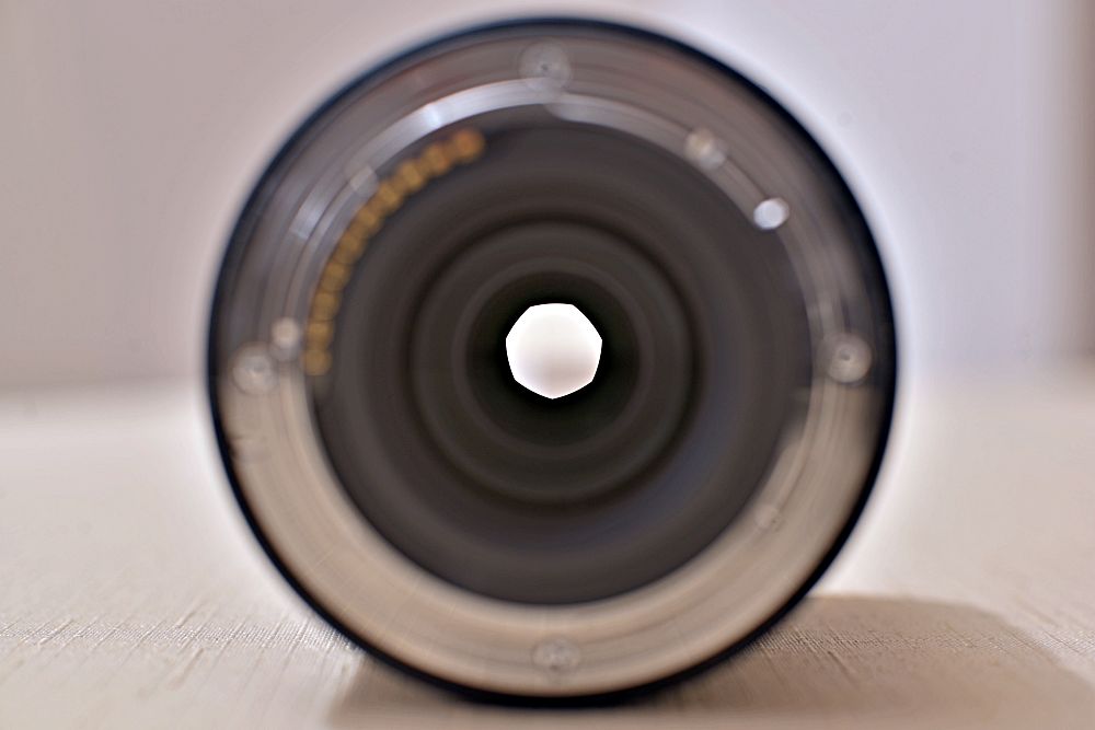 Sigma 18 50mm F2.8 Aperture