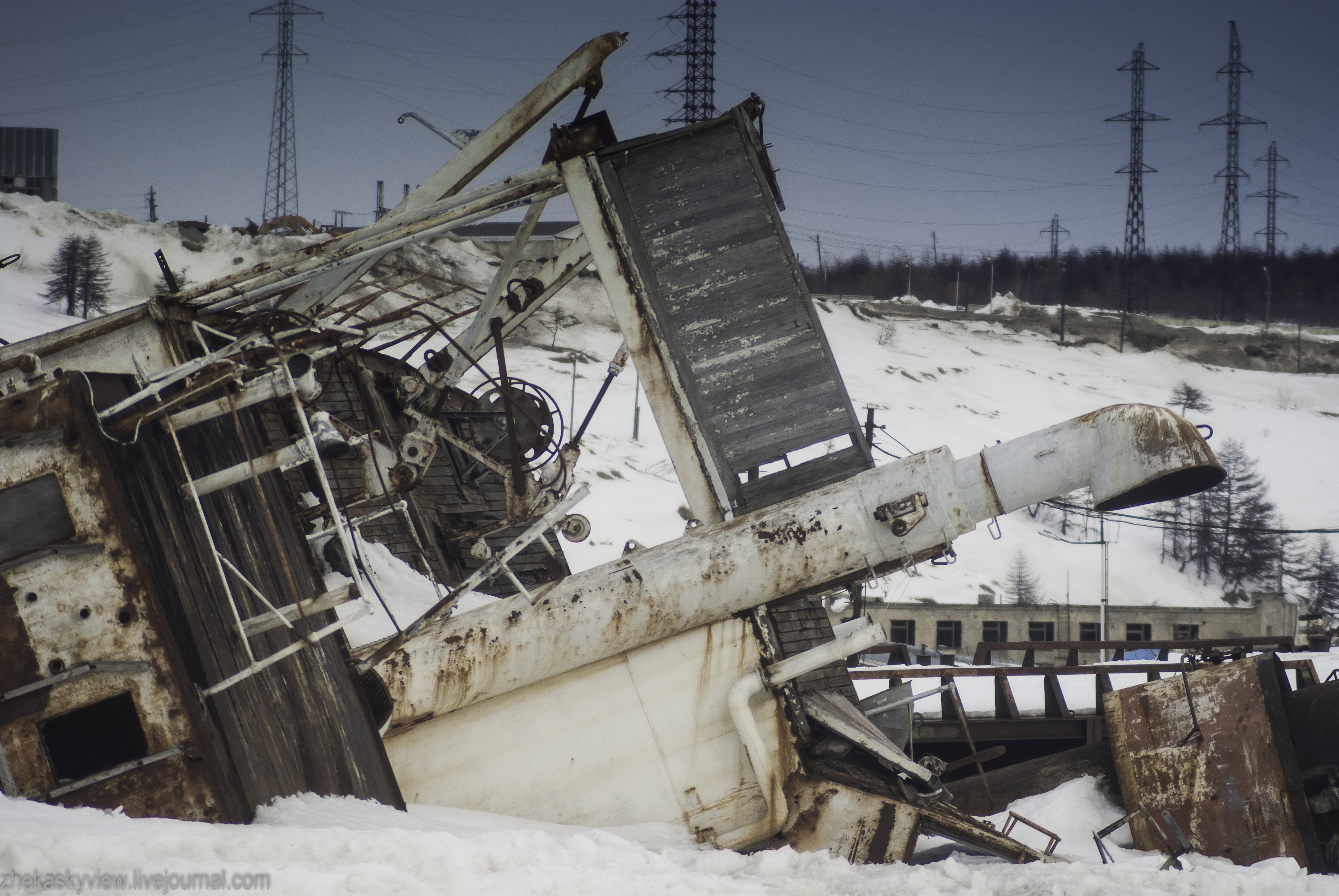 Полуwreck Neva.