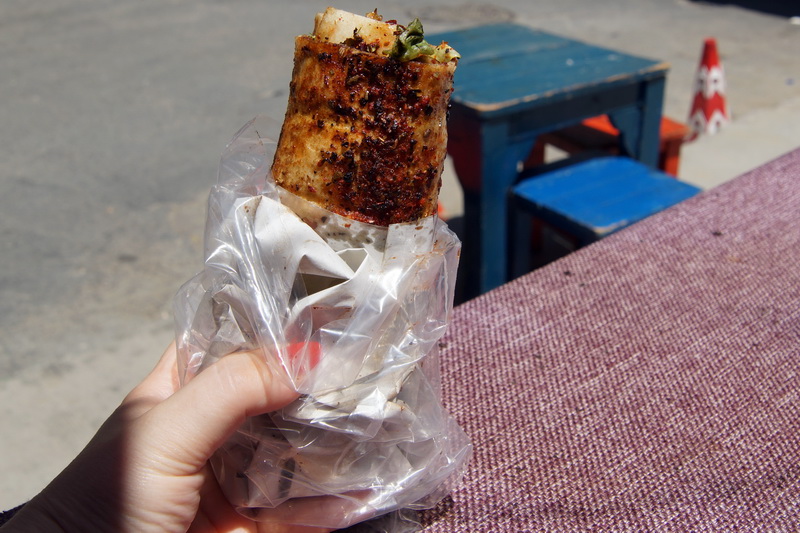 Вы должны это съесть!!! Или must eat в Стамбуле Вы должны это съесть!!! Или must eat в Стамбуле готовят, обжаривают, balik, durum, просто, стороне, Стамбуле, «вкусно», потом, соусами, вообще, углях, туристический, Готовят, лаваш, рыбными, палаток, образцовопоказательных, несколько, моста