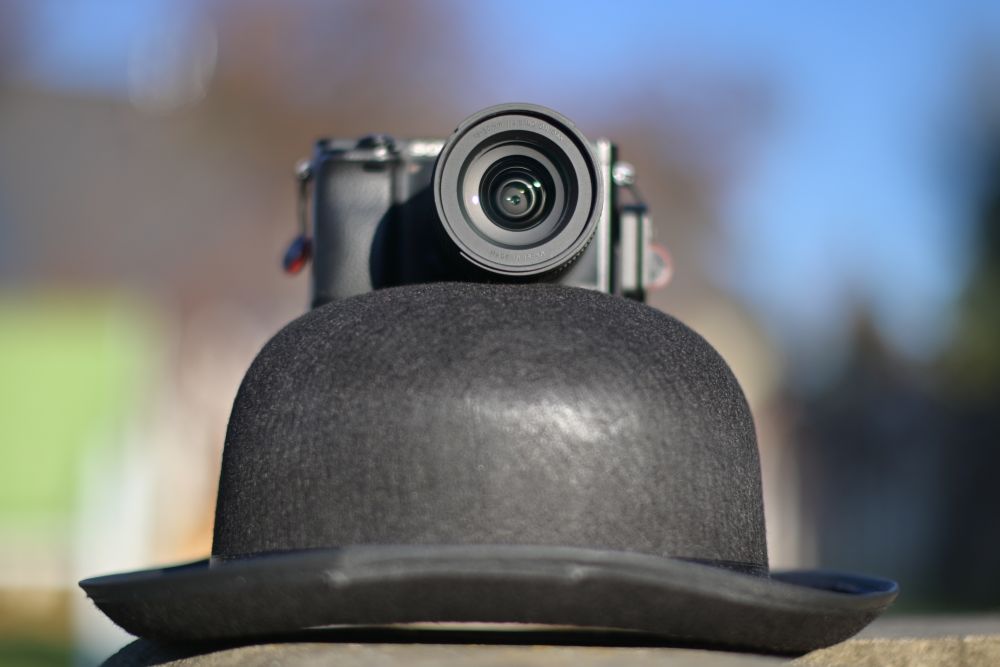 Sigma 18 50mm F2.8 Hat