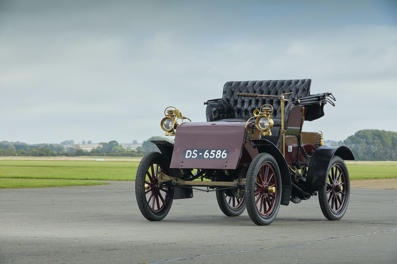 Paul Cowland drives 1903 Knox ahead of London to Brighton Veteran Car Run