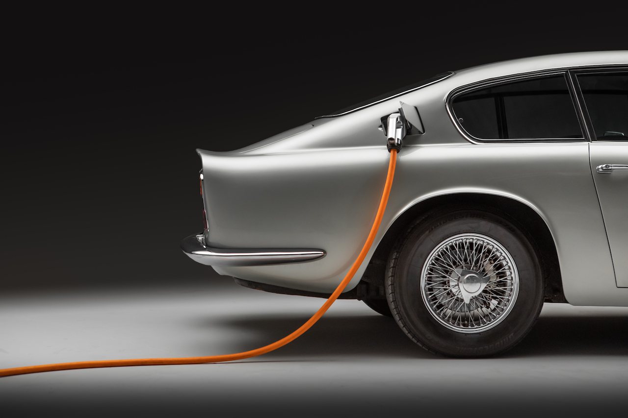 Lunaz unveils electric Aston Martin DB6