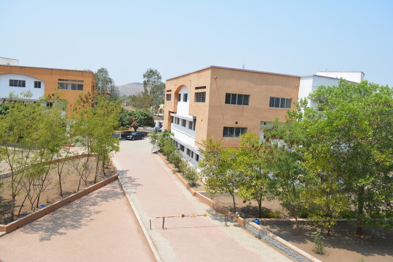 SHIVNERI INSTITUTE OF PHARMACY Image