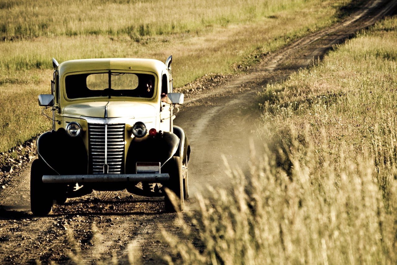 Take to the Road Choosing the right Classic Car Tyre