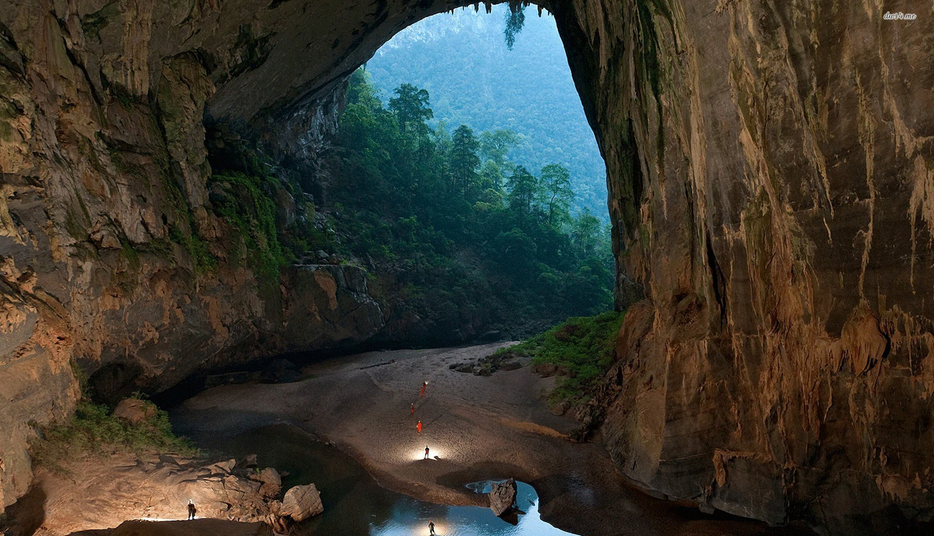 Son Doong pećina, Vijetnam crni bombarder portal 