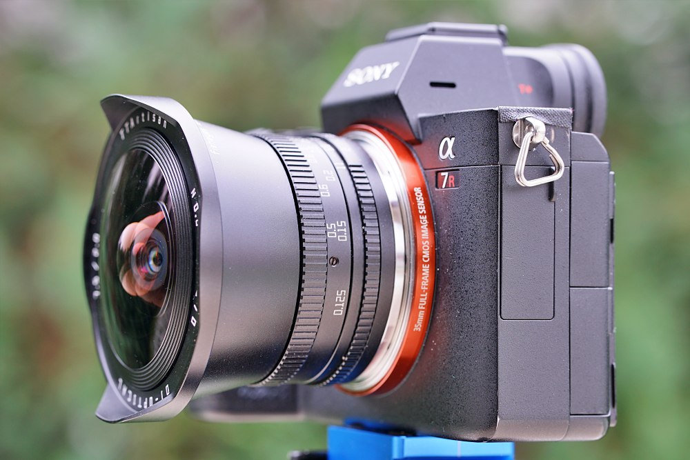 TTArtisan 7.5mm F2 Fisheye Side