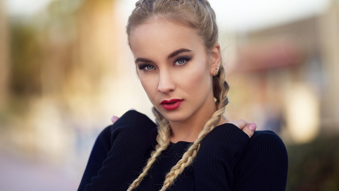 girls with pigtails