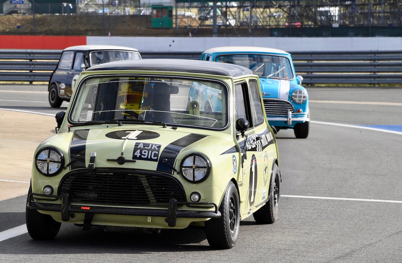 Record 60 Minis race to mark Diamond Anniversary