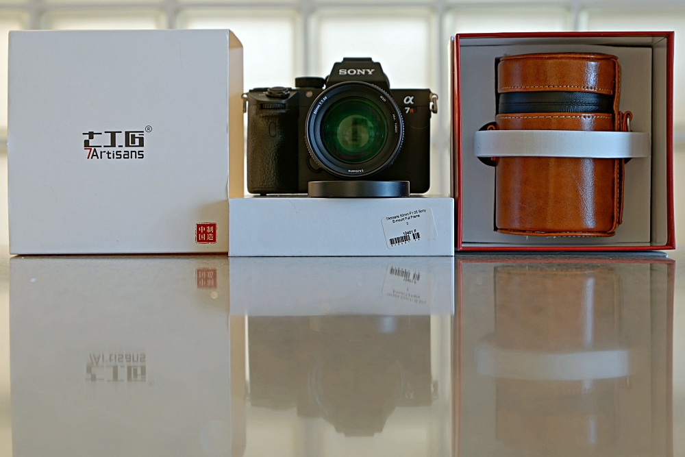 7Artisans 50mm F1.05 Sony A7R III Packaging