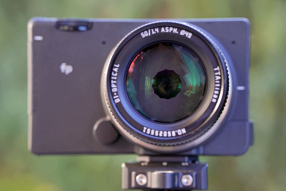 Sigma Fp TTArtisan 50mm F1.4 ASPH Closed Down