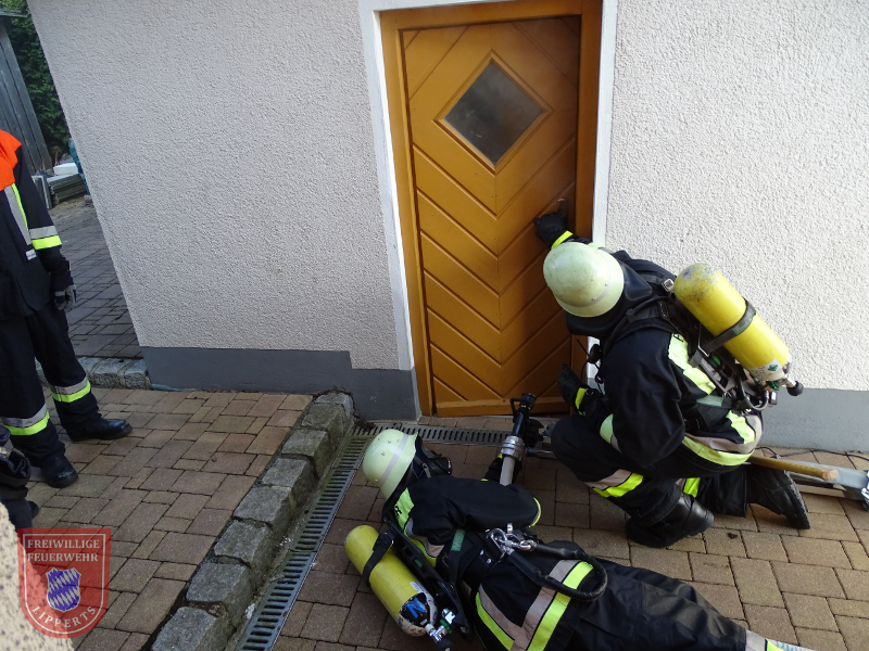 Atemschutzgeräteträger Übung Garagenbrand