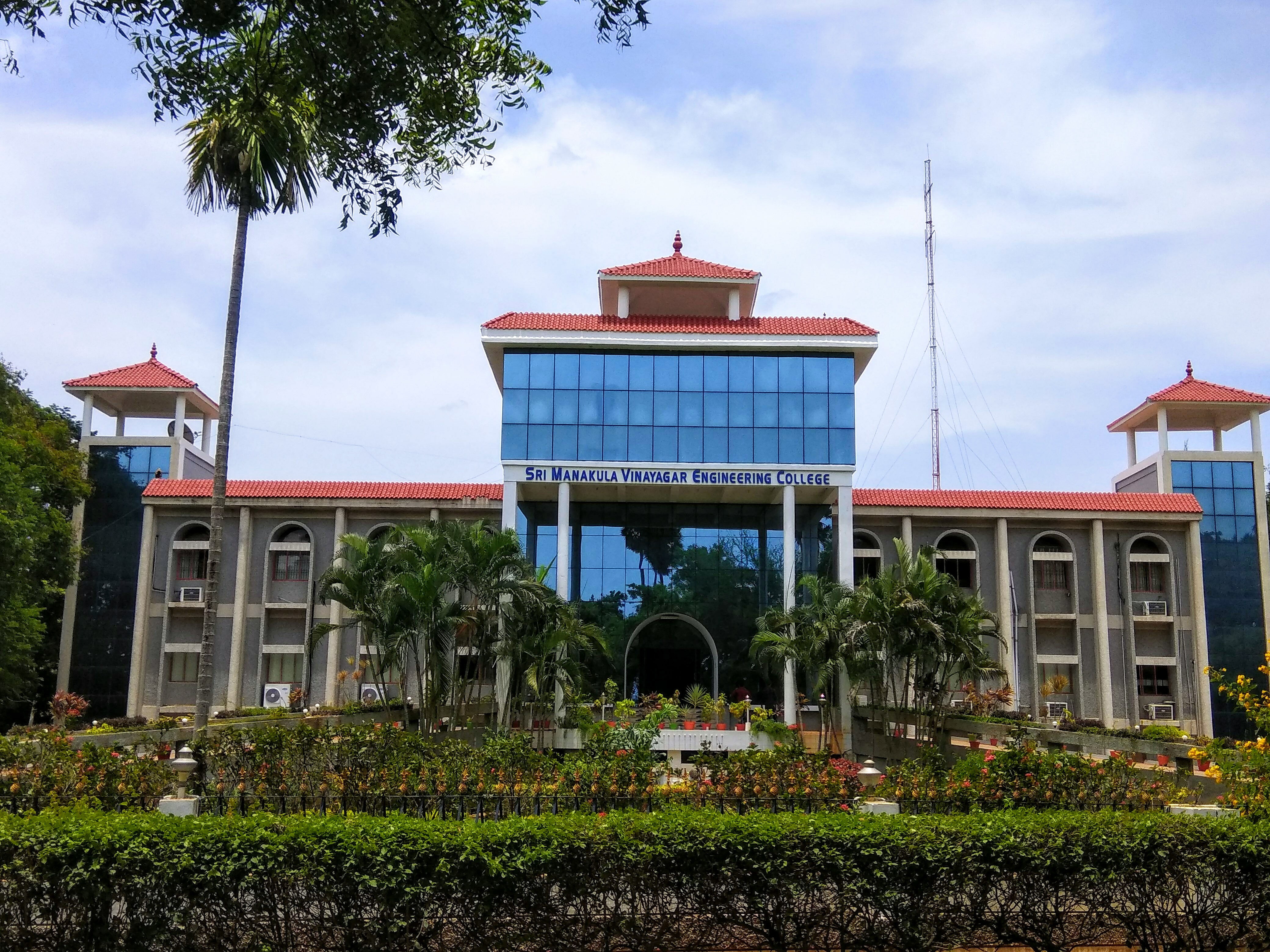 Sri Manakula Vinayagar Engineering College, Pondicherry Image