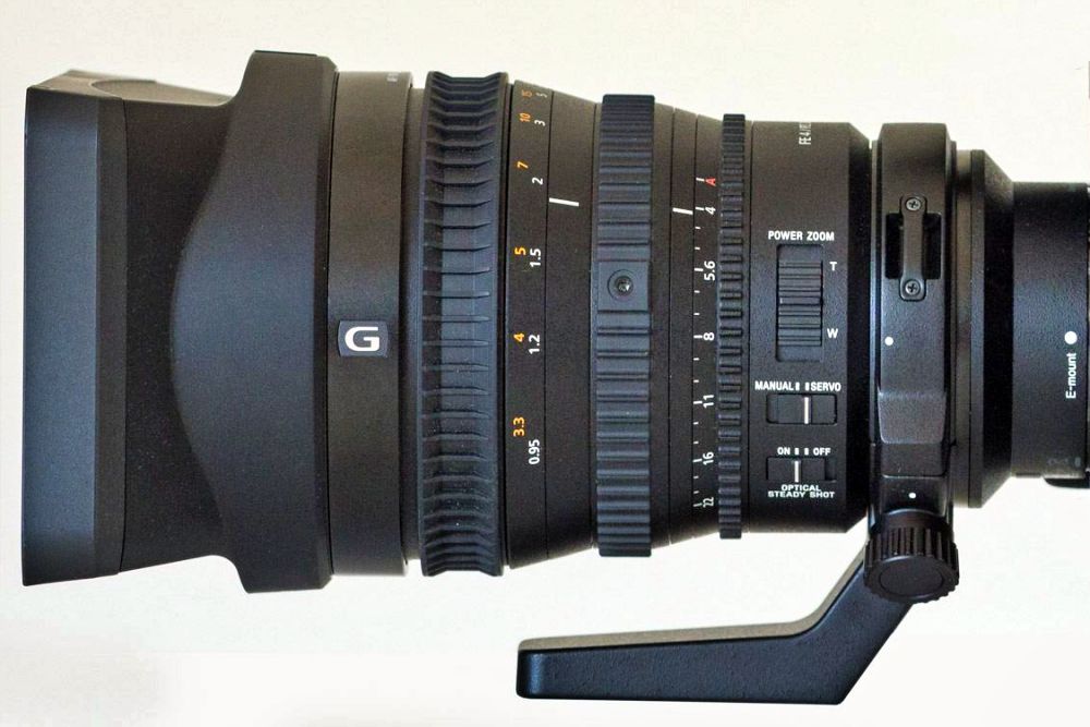 Sony FE PZ 28 135mm F4 G OSS Lens Shade