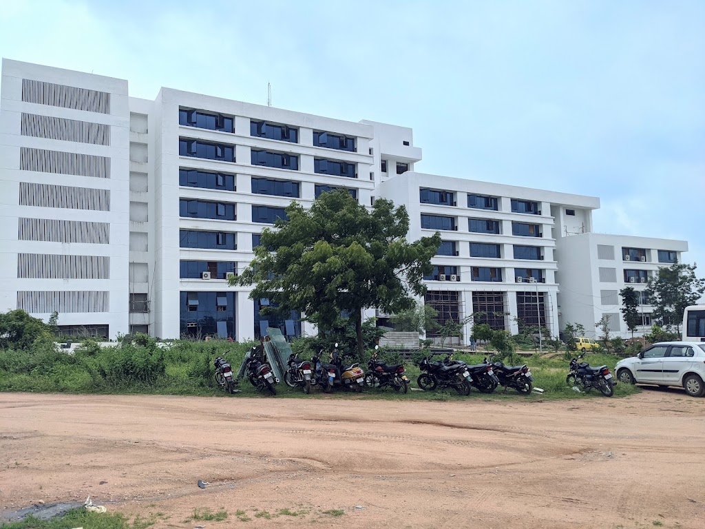 School of Pharmacy and Technology Management (NMIMS), Mahbubnagar Image