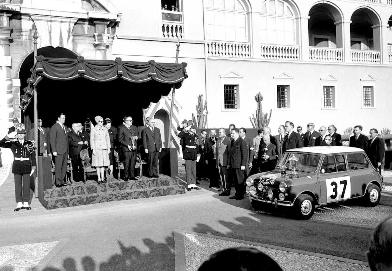 Record 60 Minis race to mark Diamond Anniversary