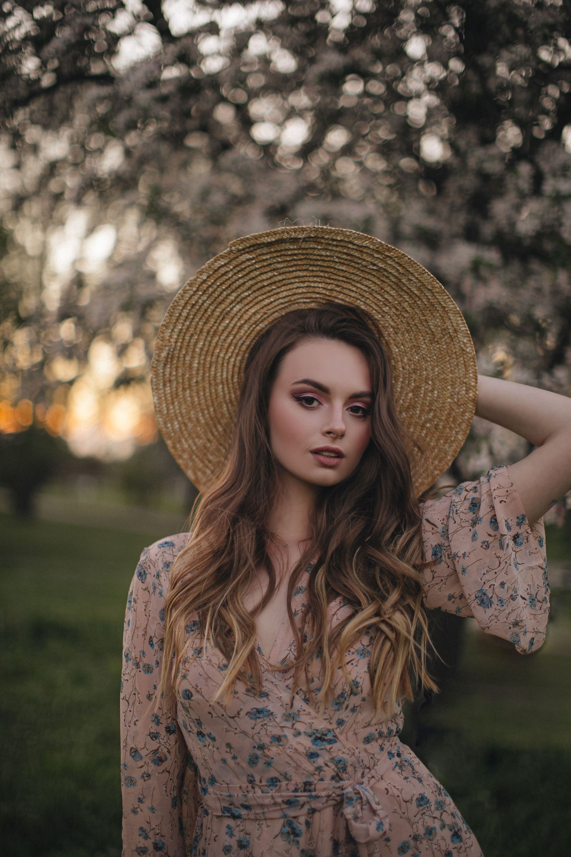 girls in hats