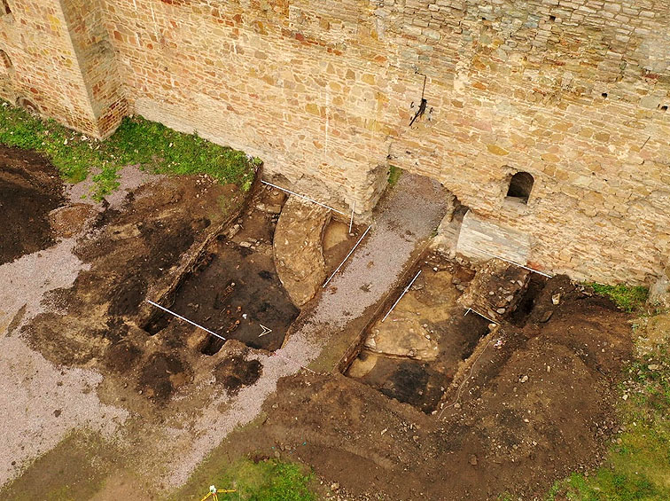 Археологические работы в Ивангородской крепости в 2020 году 