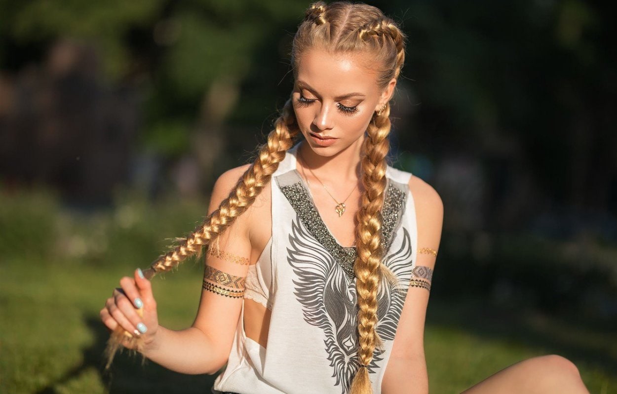 girls with pigtails