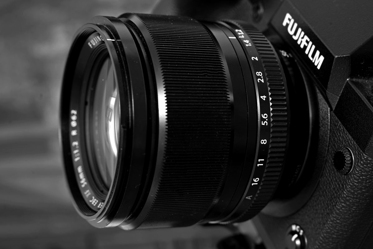Fujinon XF 56mm F1.2 R Side Final