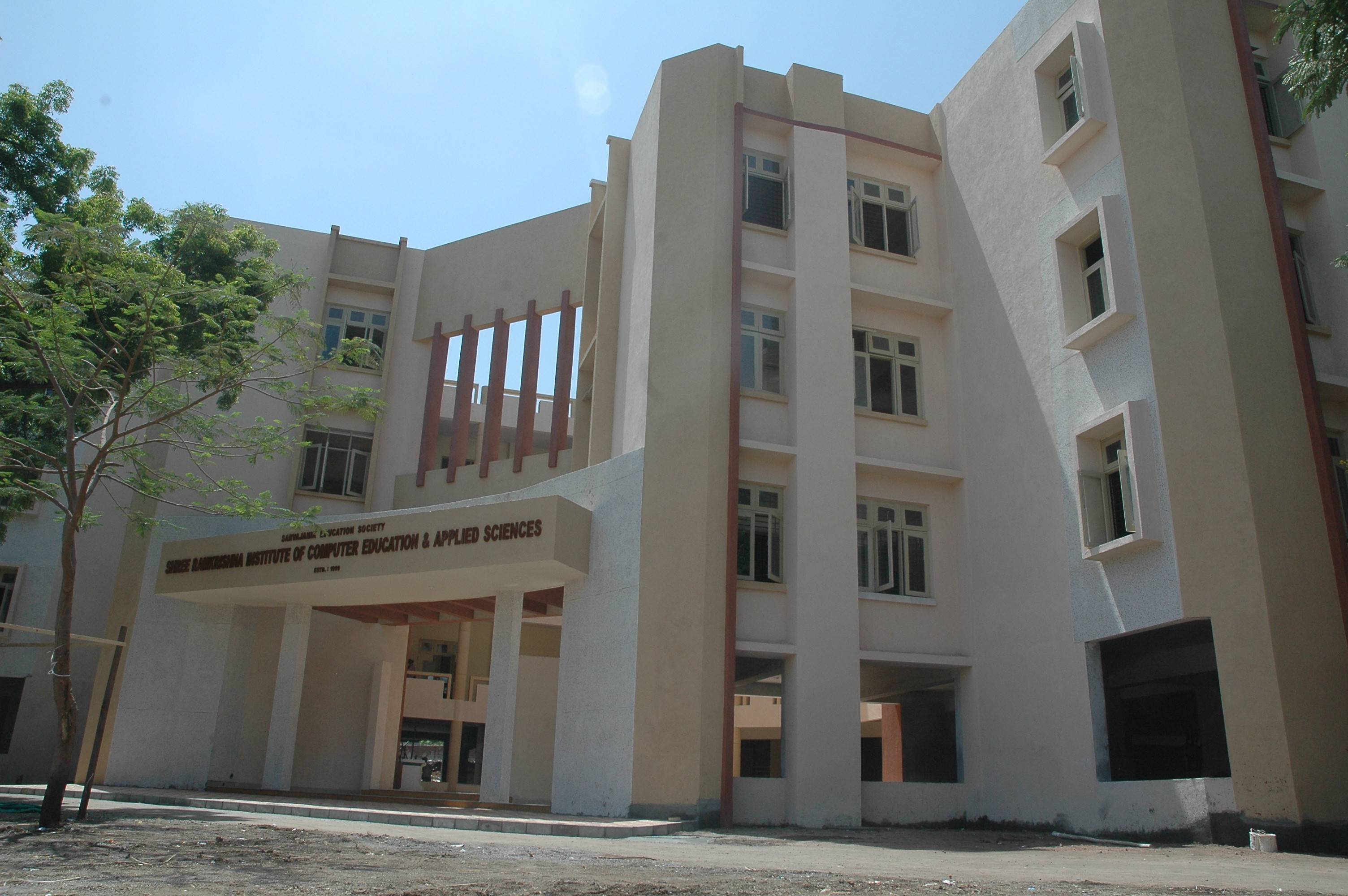 Shree Ramkrishna Institute of Computer Education and Applied Science, Surat Image