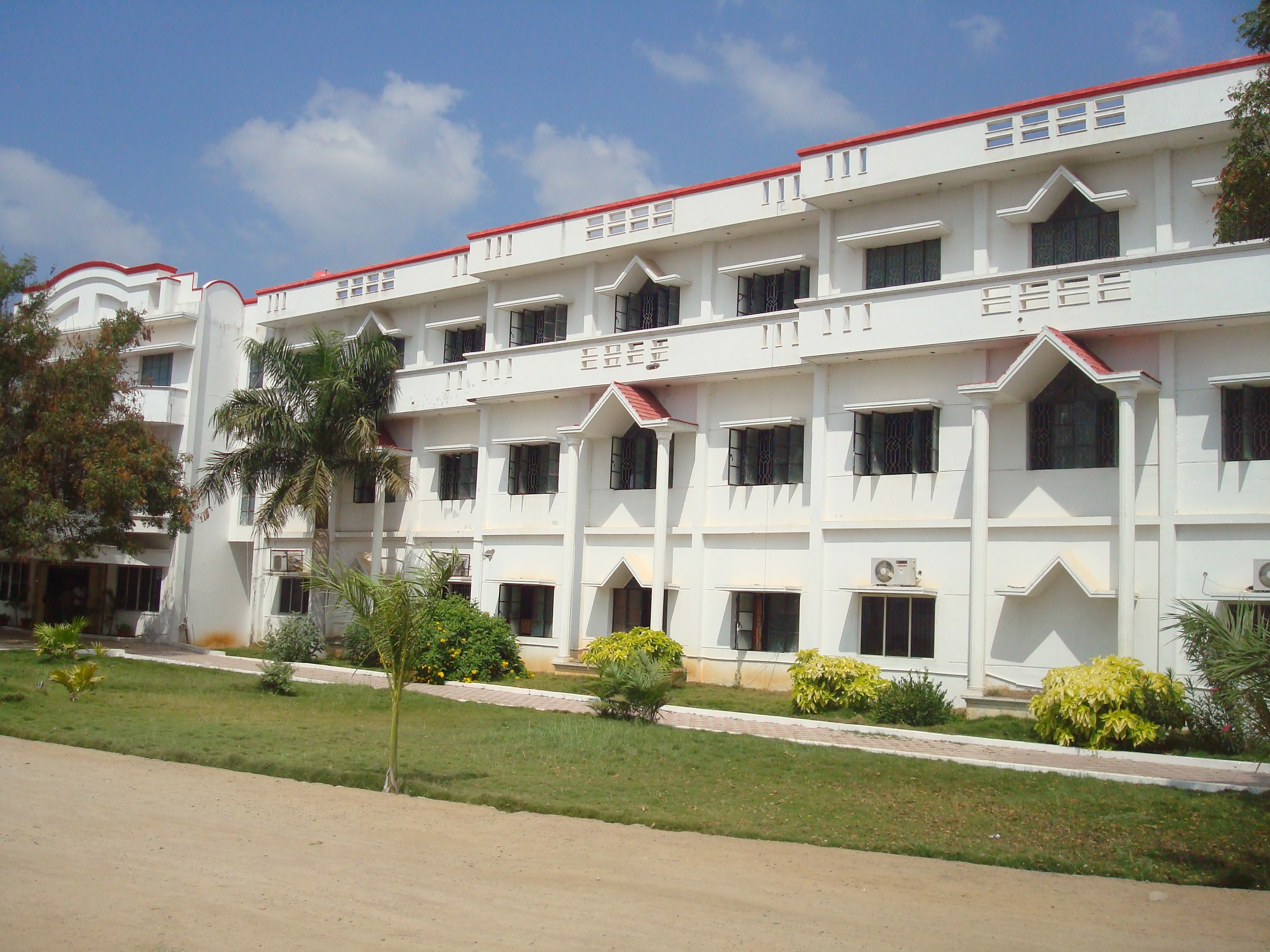 Maruthi Polytechnic College Image