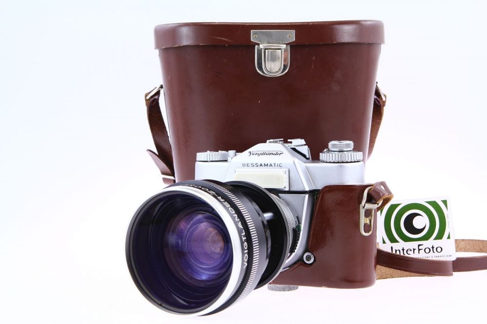 VOIGTLANDER Bessamatic + Zoomar 36-82mm F2.8