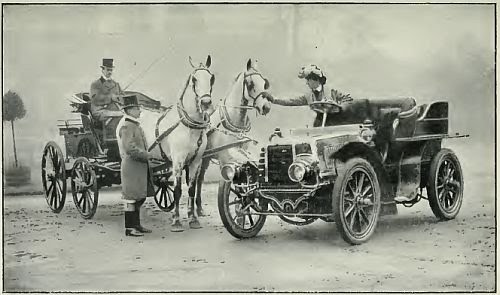 Quand les voitures ont-elles remplacé les chevaux ?