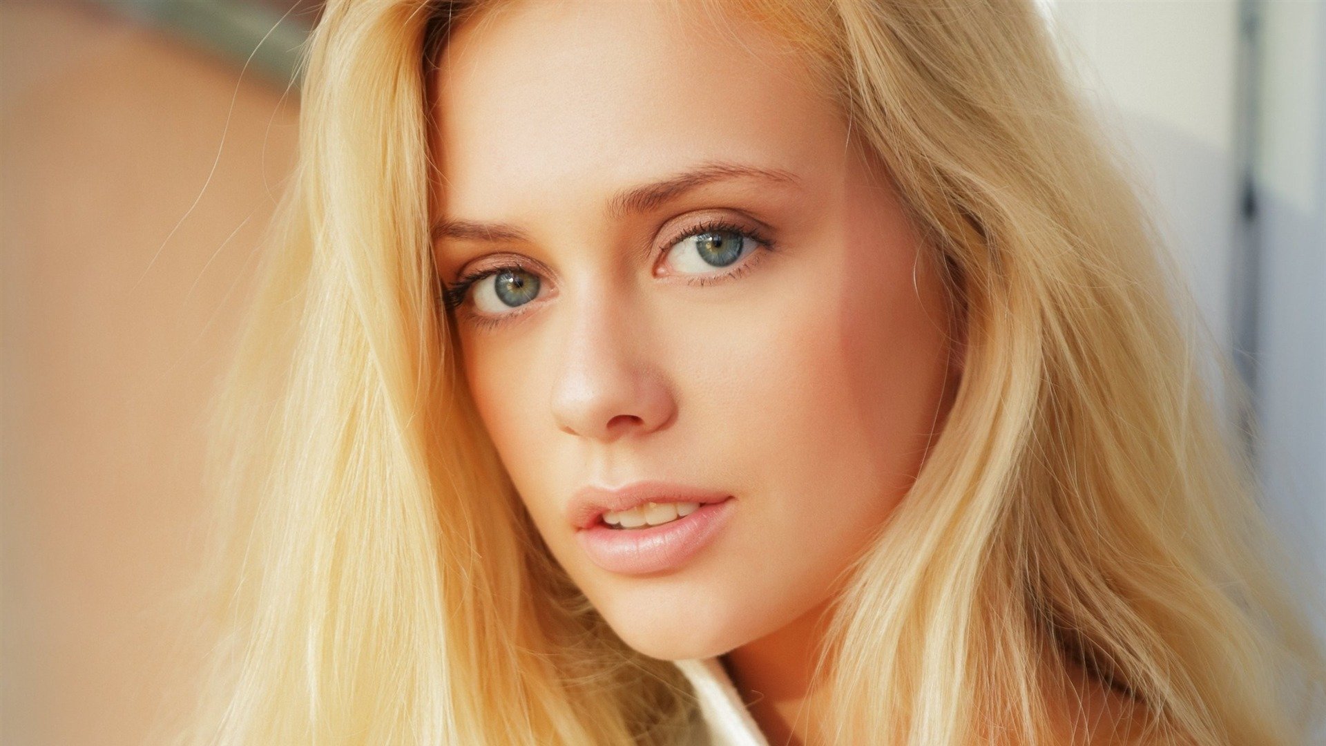 Model Jennifer Mackay
