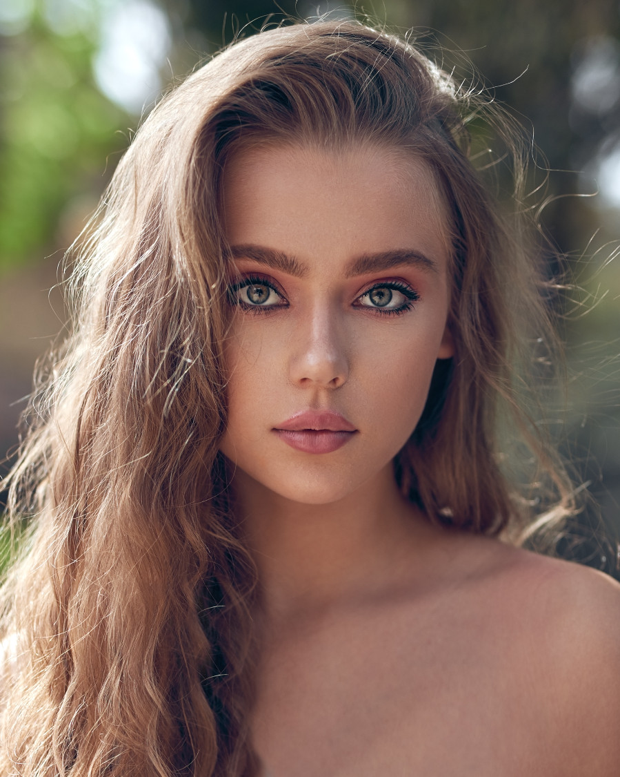 Model Kamilla Gongala