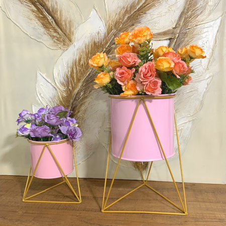 Maceta con soporte rosado, 31x22x22cm, metal