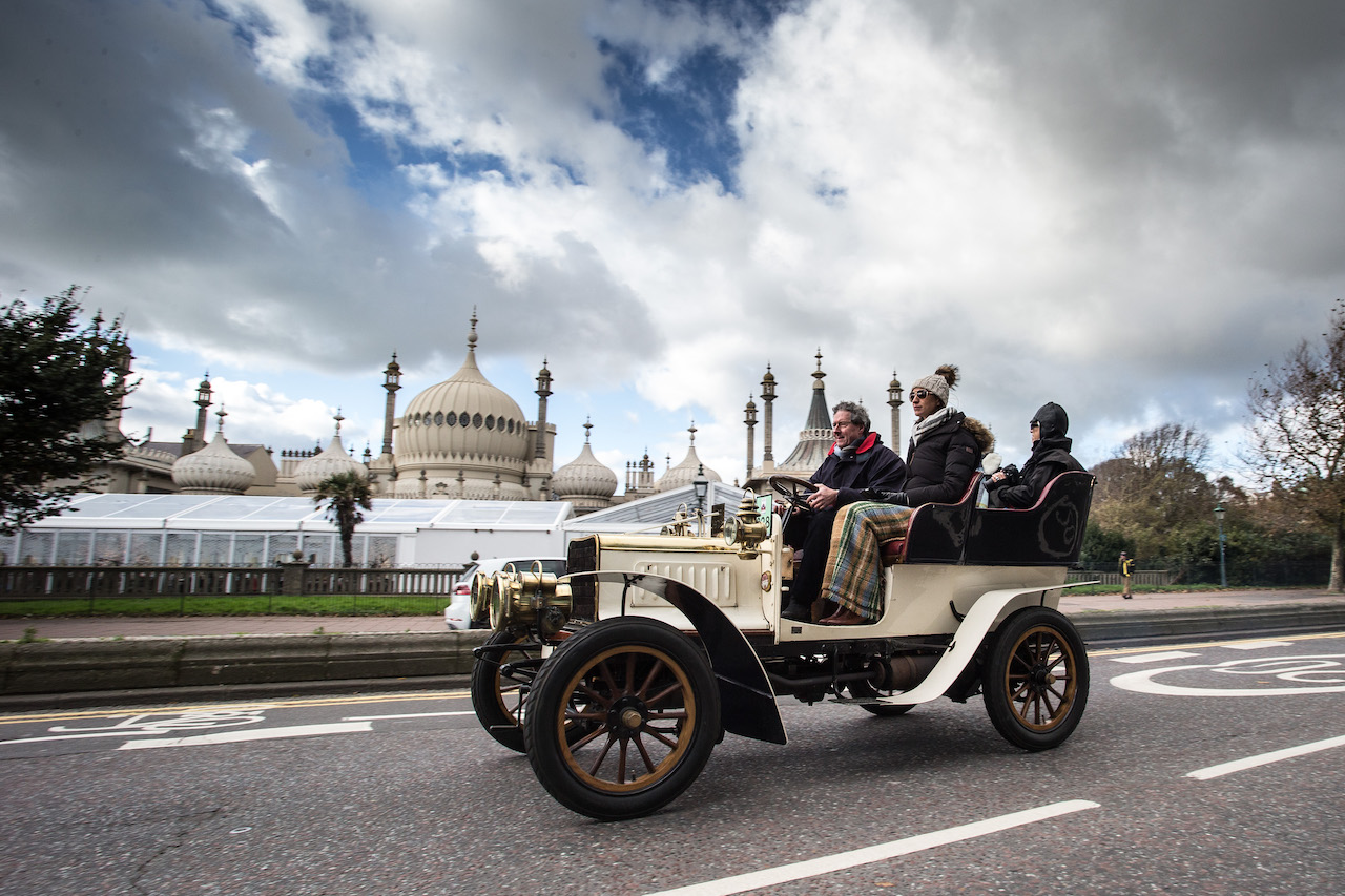 Paul Cowland drives 1903 Knox ahead of London to Brighton Veteran Car Run