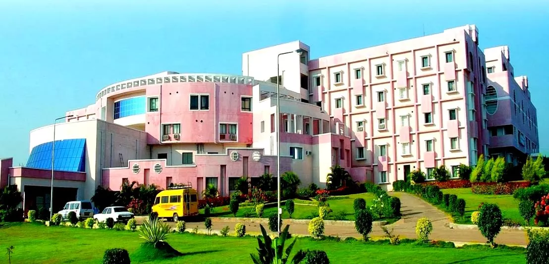 Maharajah's Institute of Medical Sciences Image