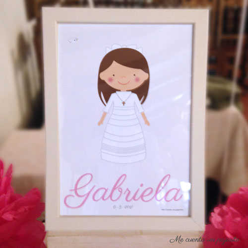 Lámina personalizada con el dibujo de Gabriela de  vestida de Primera Comunión de la mesa dulce