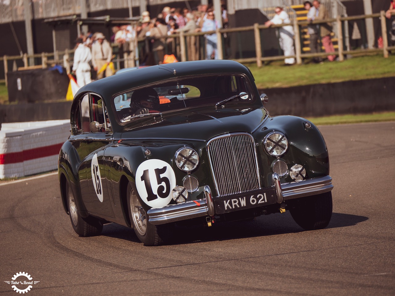 Le sport automobile historique fait un retour glorieux au Goodwood Revival 2021