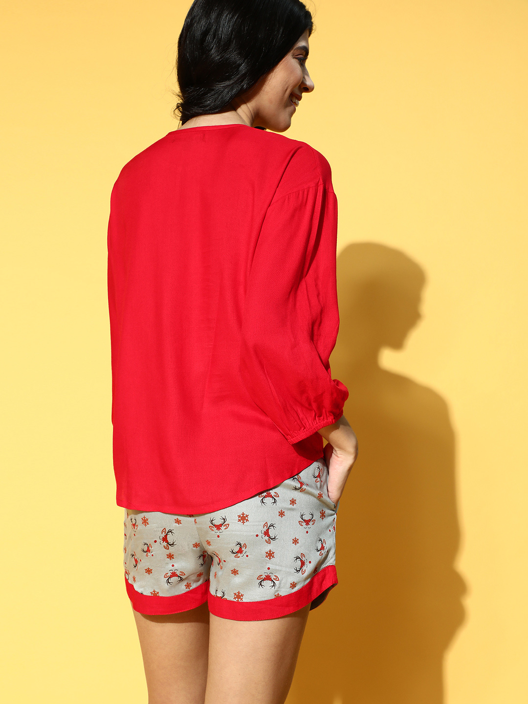 Cute Slay all day Shorts set in Red - 100% Viscose