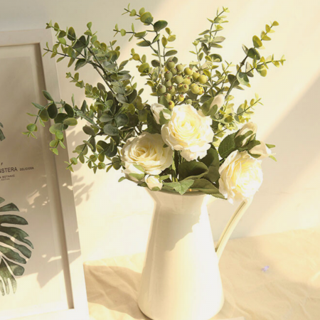 Bouquet artificial rosas, eucalipto y bayas, blanco, 48cm