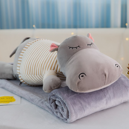 3 en 1 peluche, manta y almohada gris, 57cm