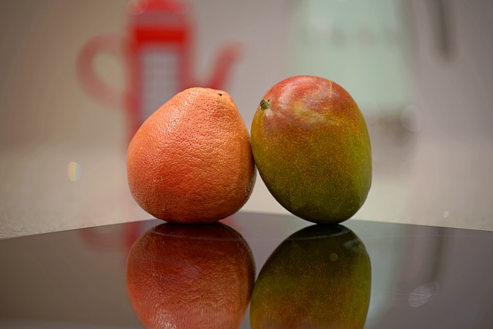Tamron 35 150mm F2 2.8 Di III Fruit 150mm F2.8