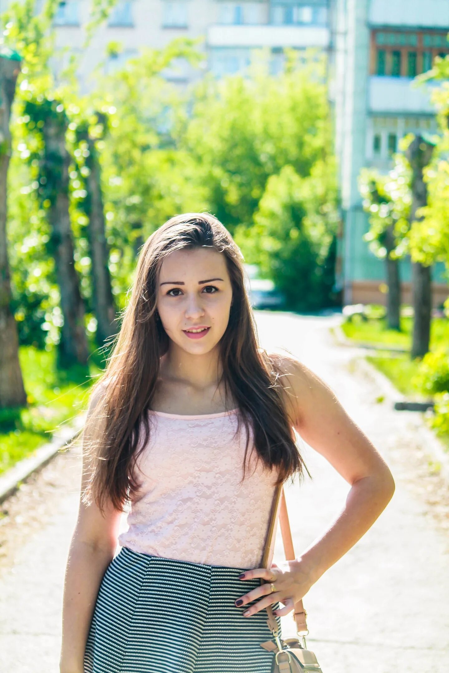 Весенние девушки