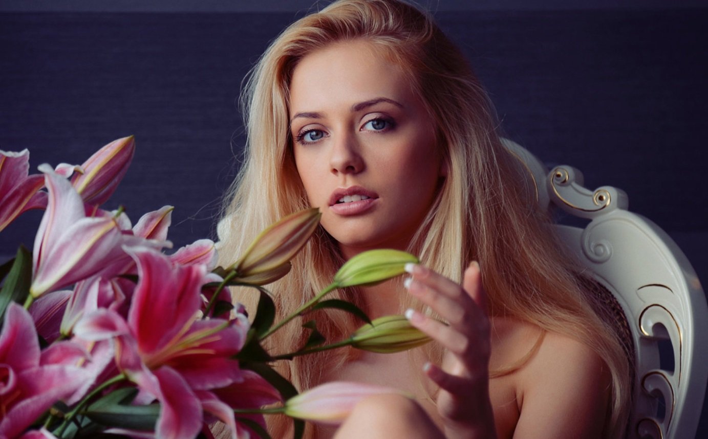 Model Jennifer Mackay
