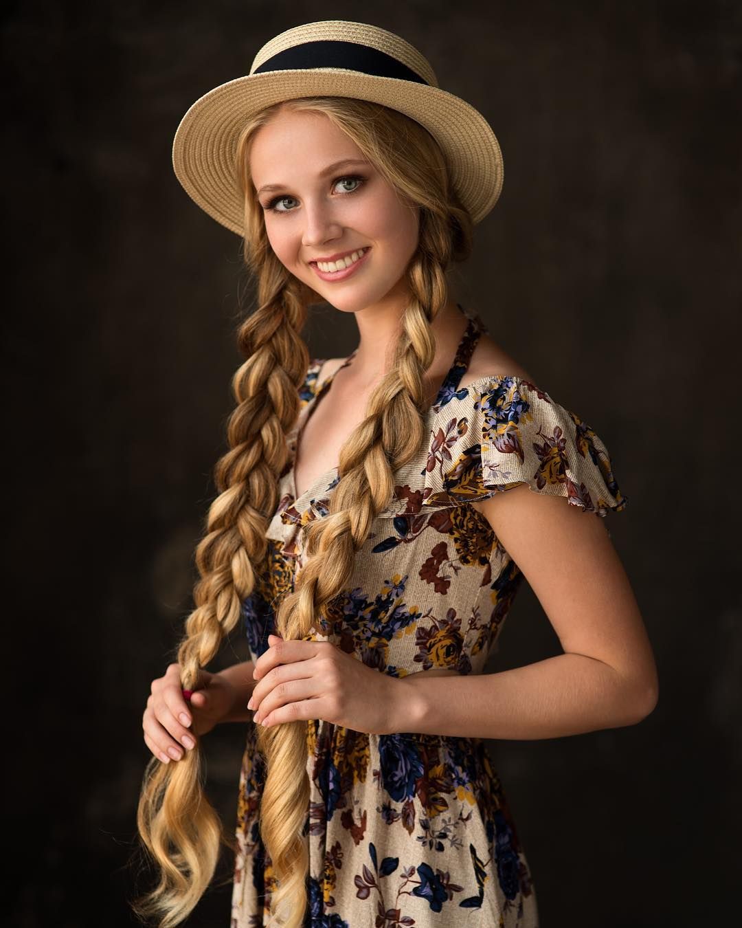 girls in hats