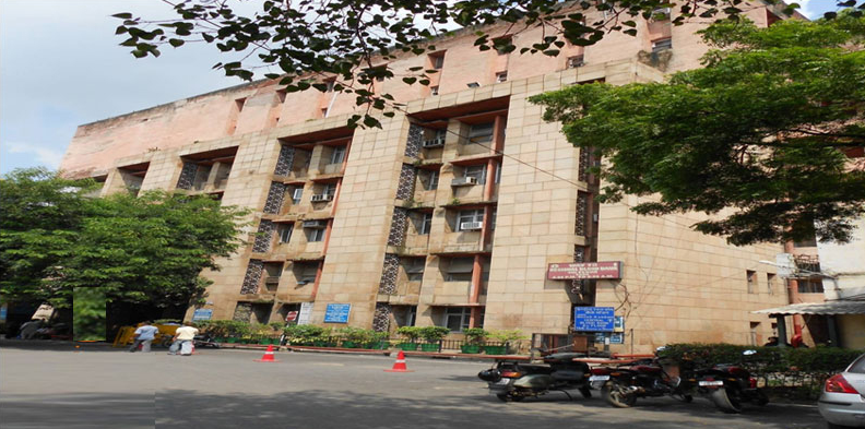 North DMC Medical College and Hindu Rao Hospital, Delhi Image