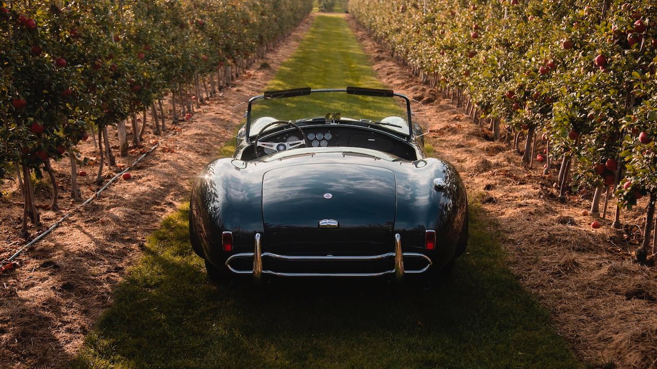 Carroll Shelby’s personal 427 Cobra sells for $5.4m