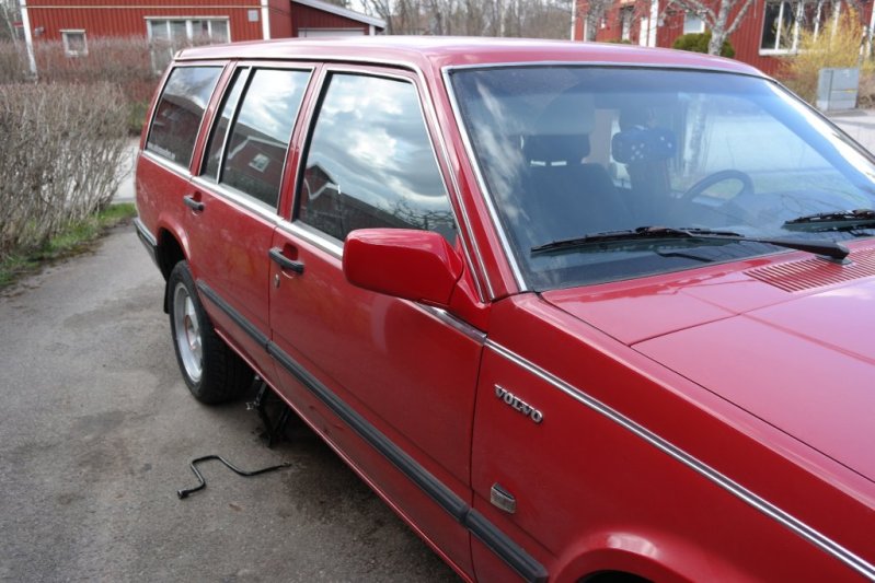 https://dl.dropboxusercontent.com/s/so5q73iuaw92il9/Lackera_sidospeglar_Volvo740.jpg