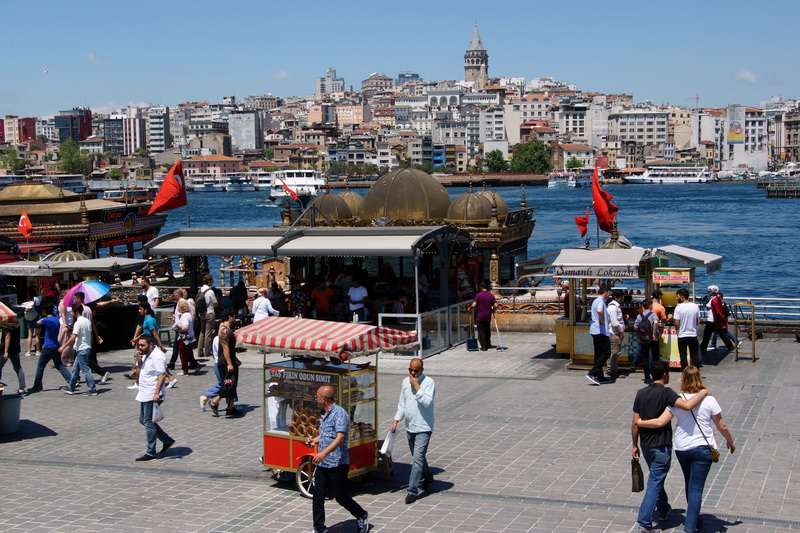 Вы должны это съесть!!! Или must eat в Стамбуле готовят, обжаривают, balik, durum, просто, стороне, Стамбуле, «вкусно», потом, соусами, вообще, углях, туристический, Готовят, лаваш, рыбными, палаток, образцовопоказательных, несколько, моста